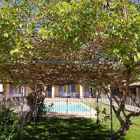 Appartements " Le Clos De La Cerisaie" Castillon-du-Gard Buitenkant foto
