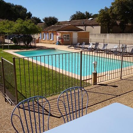 Appartements " Le Clos De La Cerisaie" Castillon-du-Gard Buitenkant foto