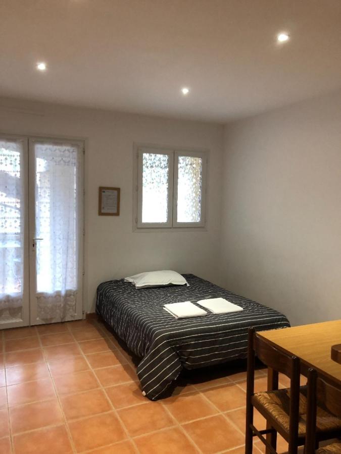 Appartements " Le Clos De La Cerisaie" Castillon-du-Gard Buitenkant foto