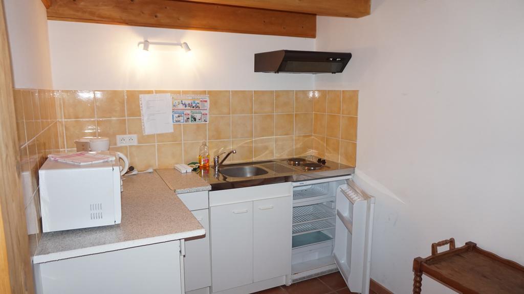 Appartements " Le Clos De La Cerisaie" Castillon-du-Gard Buitenkant foto