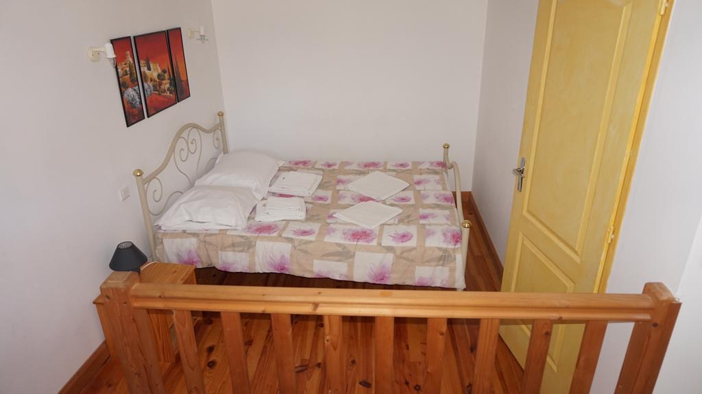 Appartements " Le Clos De La Cerisaie" Castillon-du-Gard Buitenkant foto