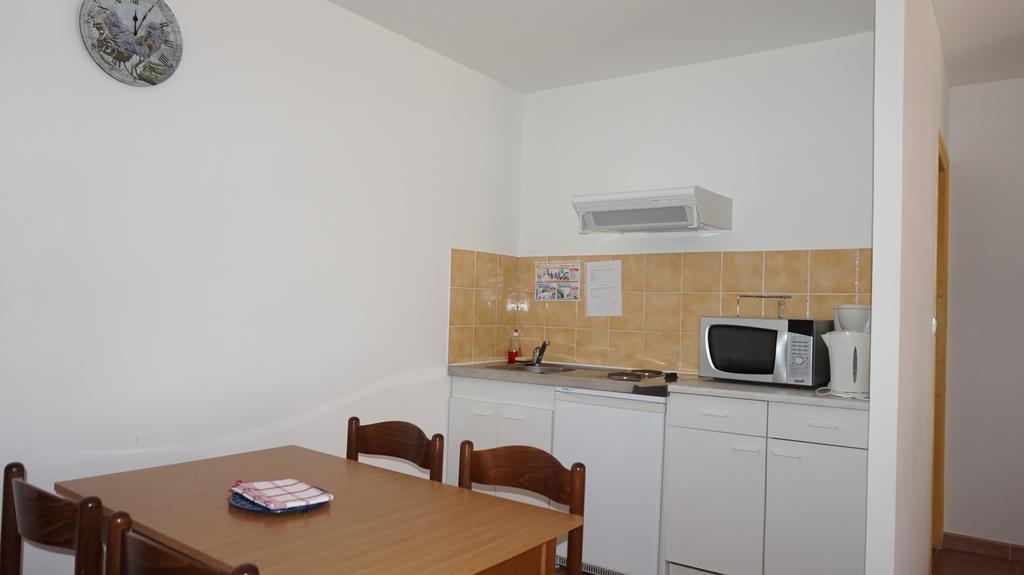 Appartements " Le Clos De La Cerisaie" Castillon-du-Gard Buitenkant foto