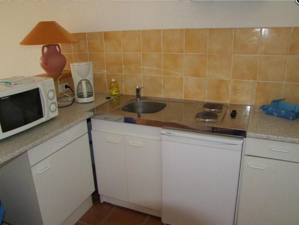 Appartements " Le Clos De La Cerisaie" Castillon-du-Gard Kamer foto
