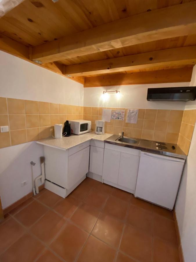 Appartements " Le Clos De La Cerisaie" Castillon-du-Gard Buitenkant foto