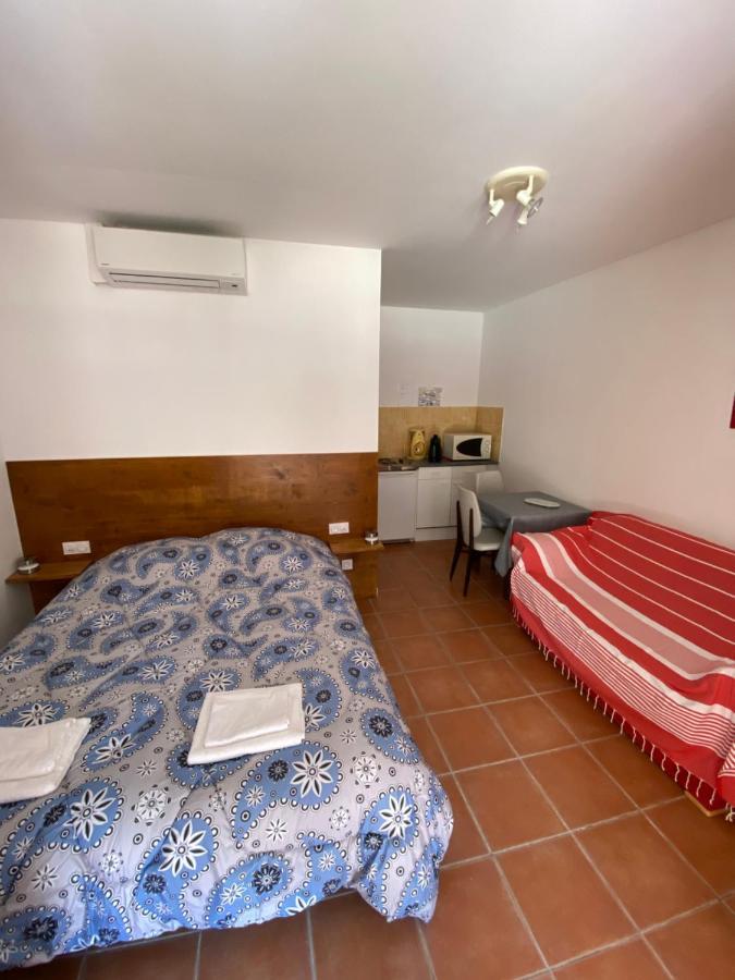 Appartements " Le Clos De La Cerisaie" Castillon-du-Gard Buitenkant foto