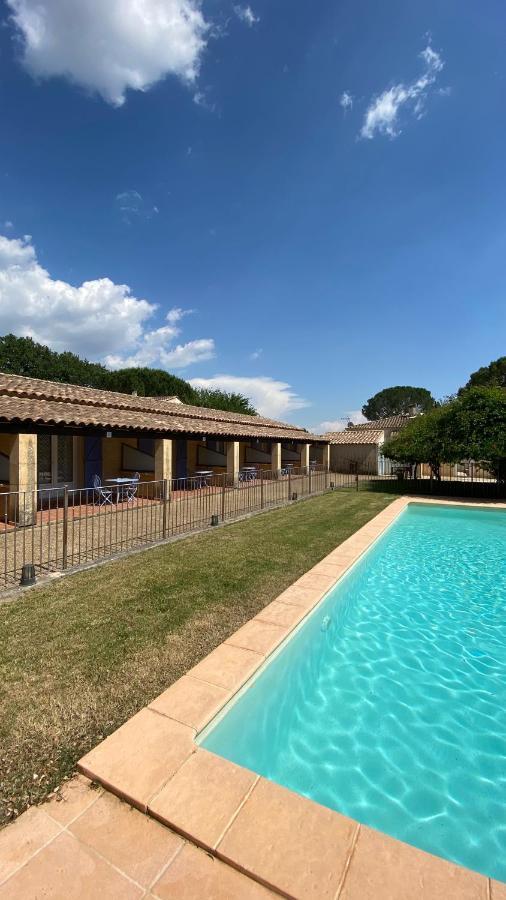 Appartements " Le Clos De La Cerisaie" Castillon-du-Gard Buitenkant foto